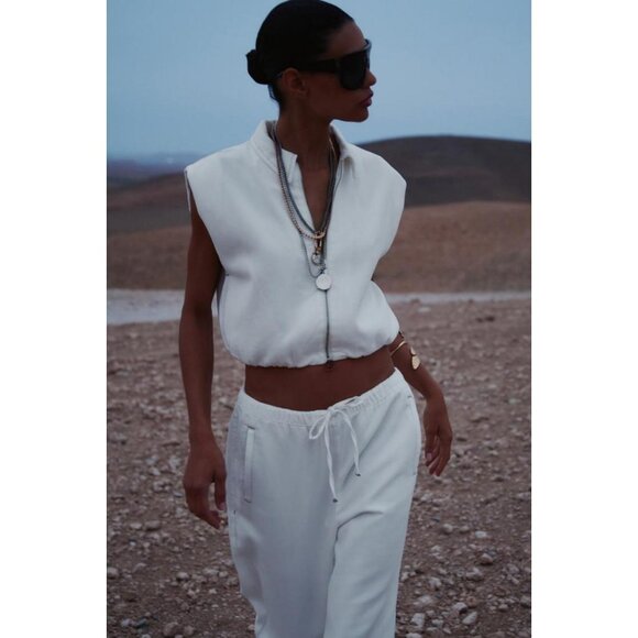 ZARA TOPSTITCHED WAISTCOAT WITH ELASTICATED HEM - Picture 2 of 8